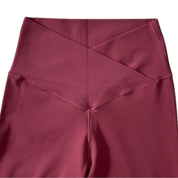 Aerie Real Me High Waisted Crossover Legging in a Burgundy Red Color Size Medium - Picture 3 of 6